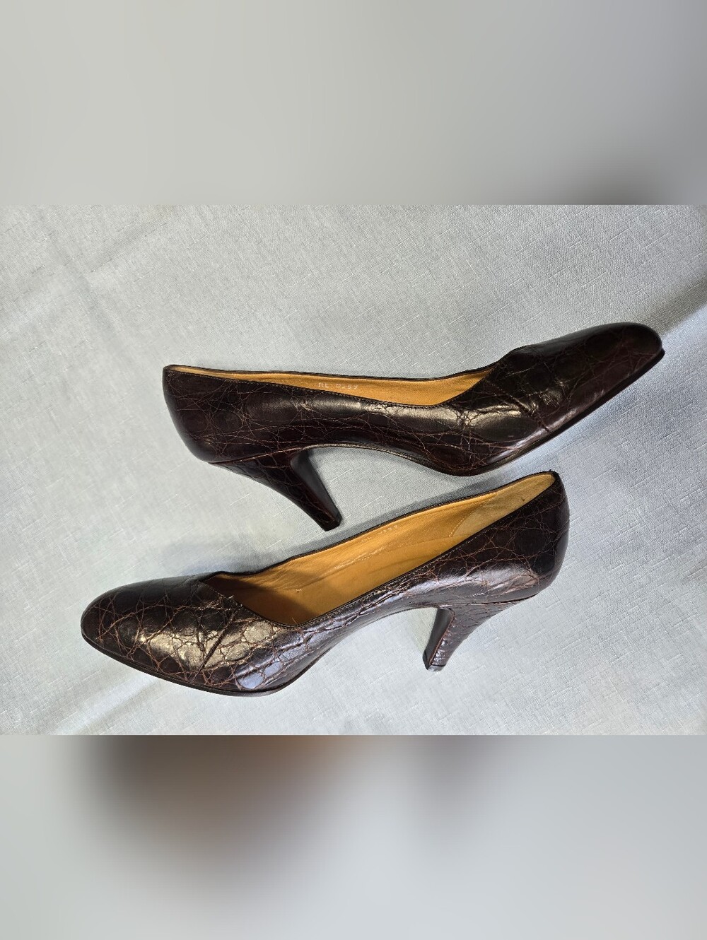 Ralph Lauren Collection Made in Italy Brown Croc Embossed Leather Heels 7.5B - Picture 4 of 9